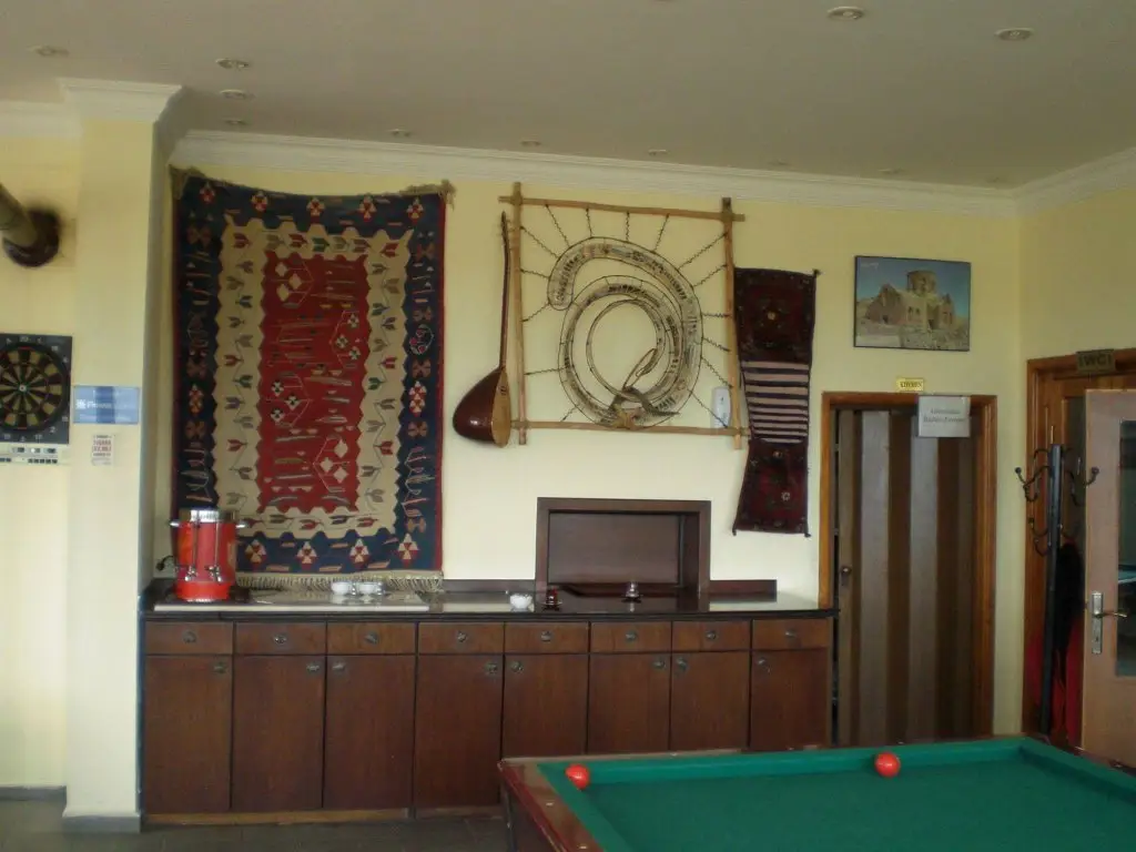 Гюзельюрт: Hotel Karvalli