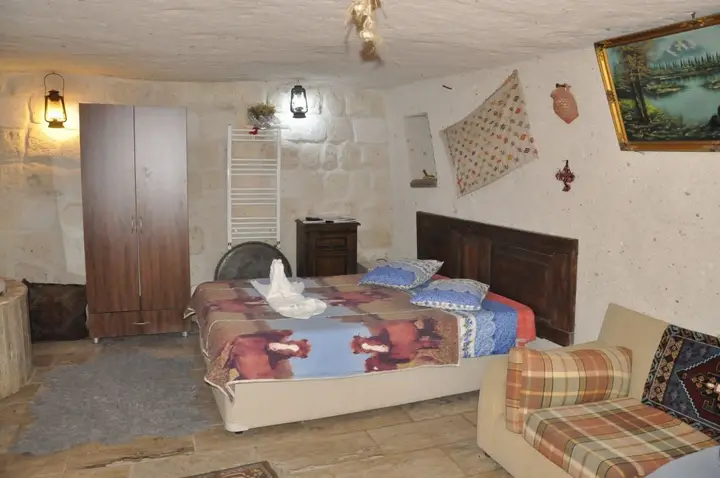 Ургуп: hotels crazy horse
