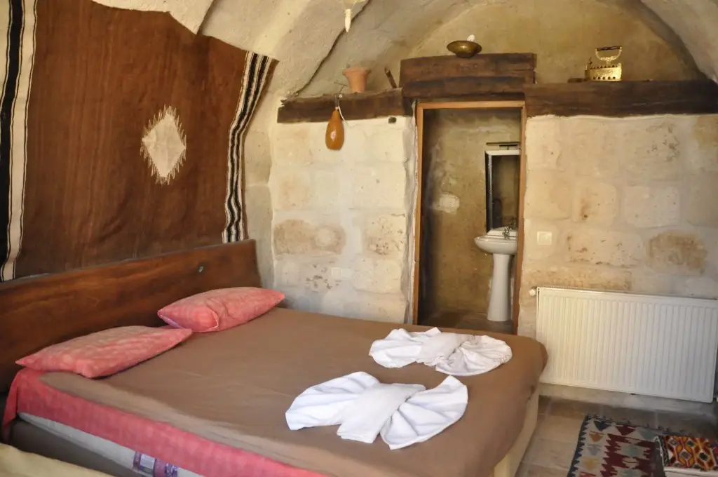 Ургуп: hotels crazy horse