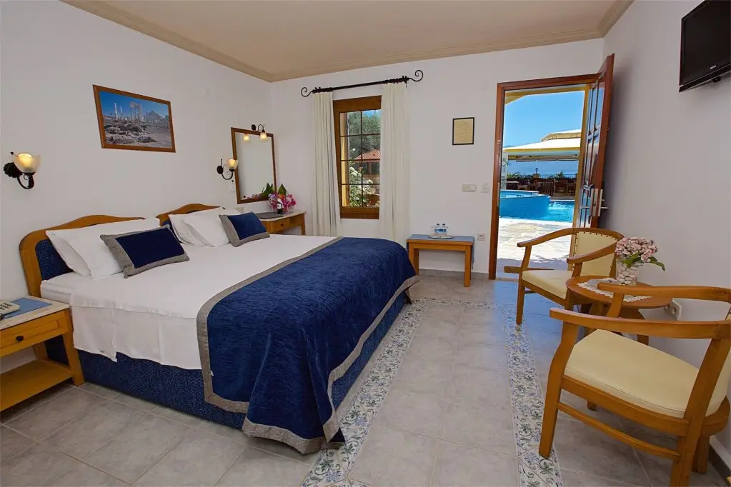 Каш: Hadrian Hotel
