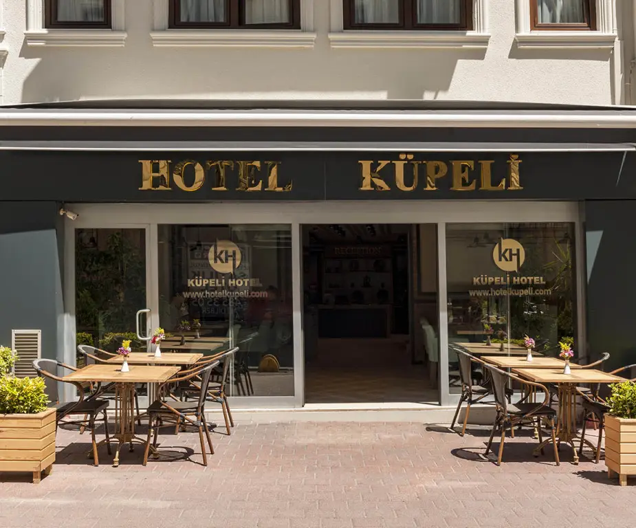 Стамбул: Отель Küpeli