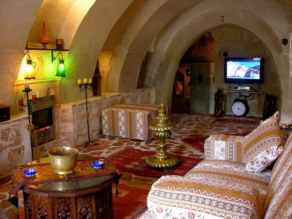 Аванос: Adanos Konuk Evi