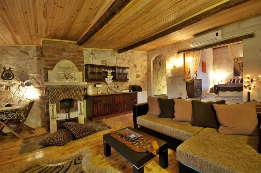 Аванос: Adanos Konuk Evi