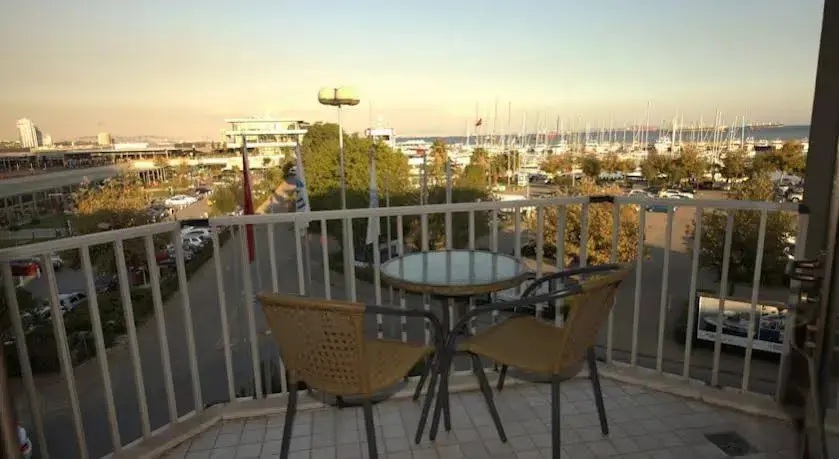 Стамбул: Atakoy Marina Hotel Istanbul