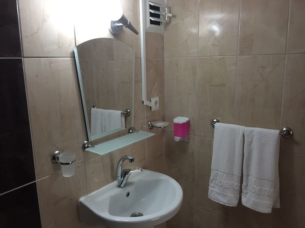 Yalcin Hotel — фото 1