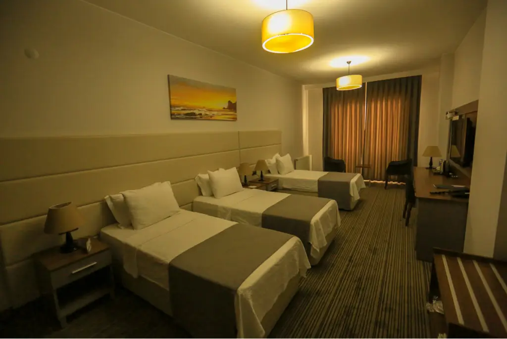 Эрбаа: Familya Hotel