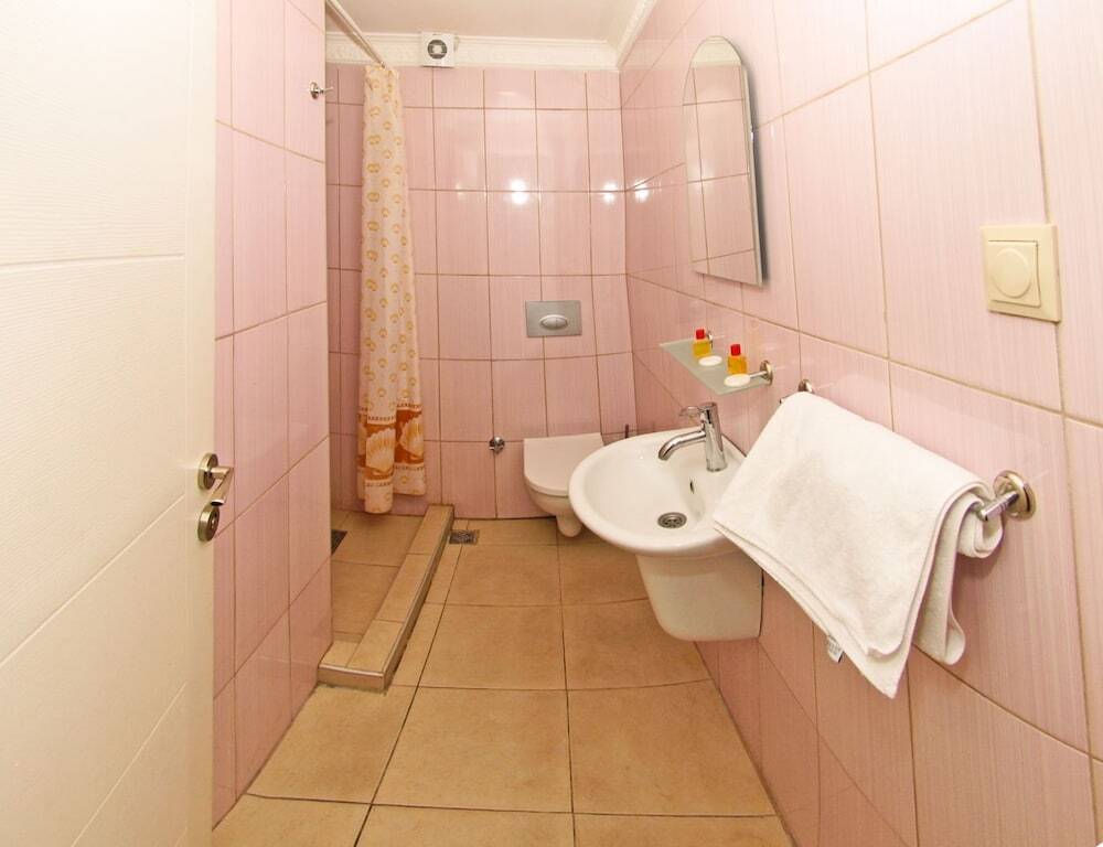 Стамбул: Dut Apt.