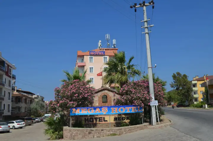 Айвалык: Megas Hotel