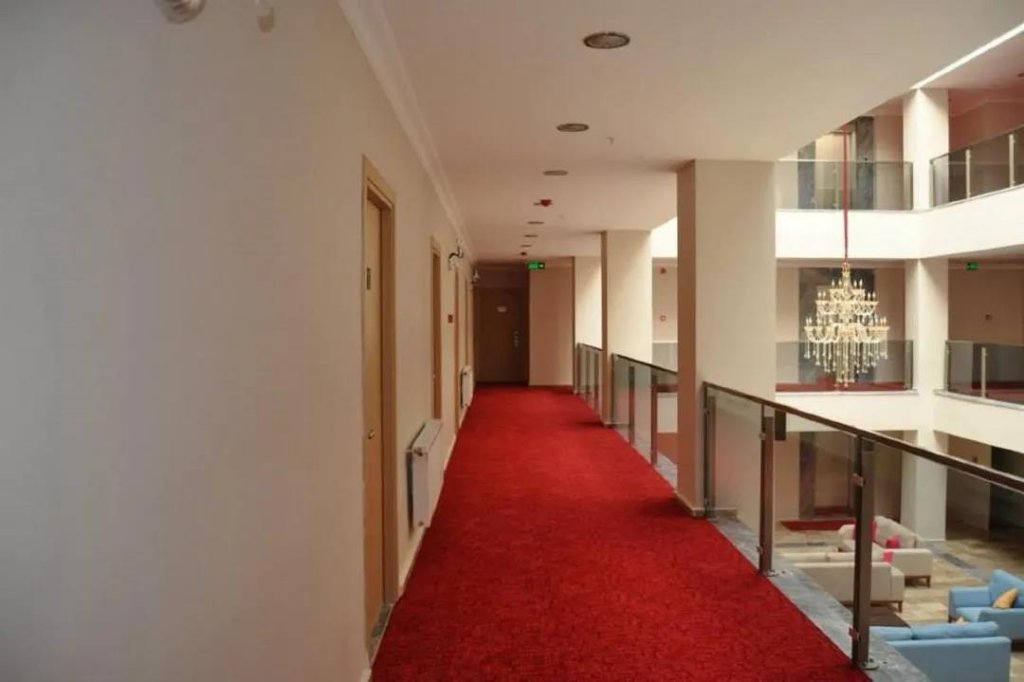 Бююкчекмедже: Grand City Hotel