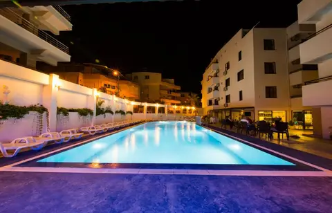 Апарт-Отель Tuntas Suites Altinkum — фото 1