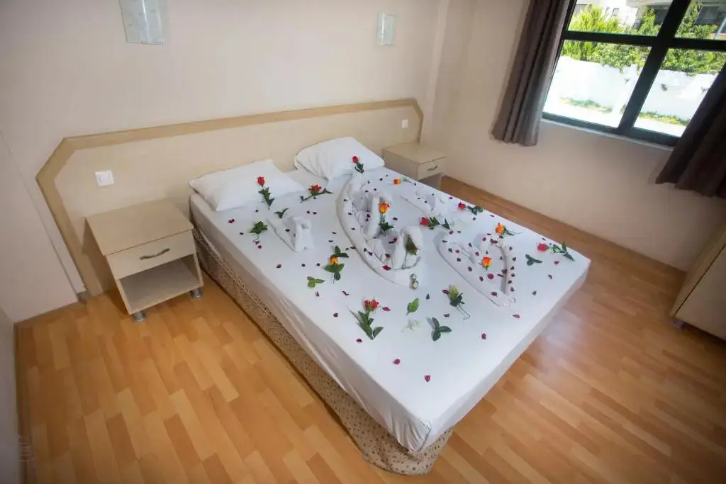 Дидим: Tuntas Suites Altinkum