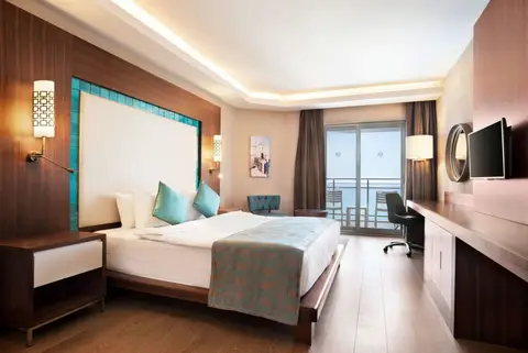 Ramada Hotel & Suites by Wyndham Kusadasi — фото 1