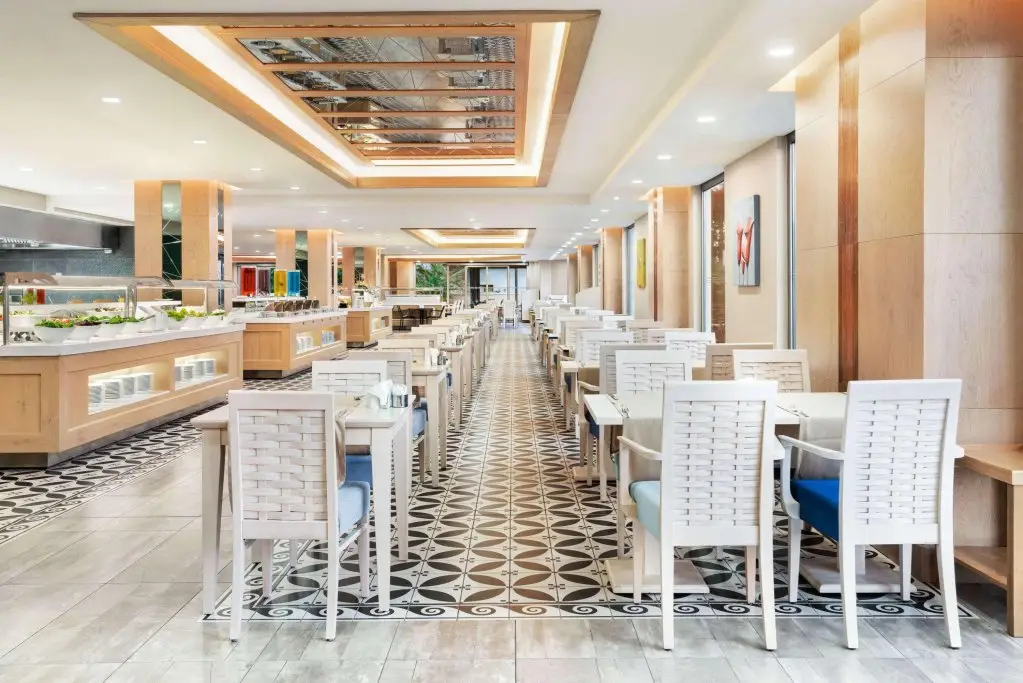 Кушадасы: Ramada Hotel & Suites by Wyndham Kusadasi