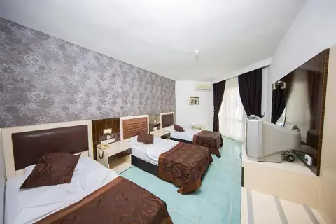 Alanya First Class Hotel — фото 1