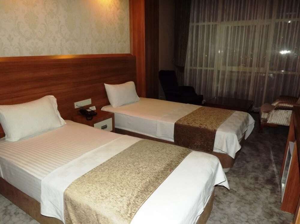 Батман: Mesa Hotel
