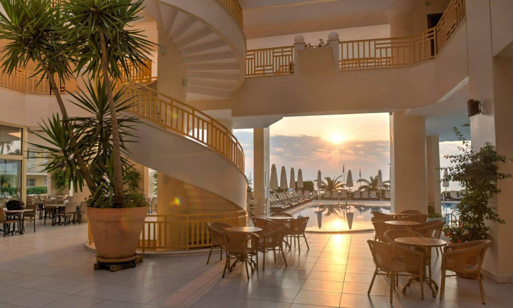 Hotel Golden Lotus - All Inclusive — фото 1