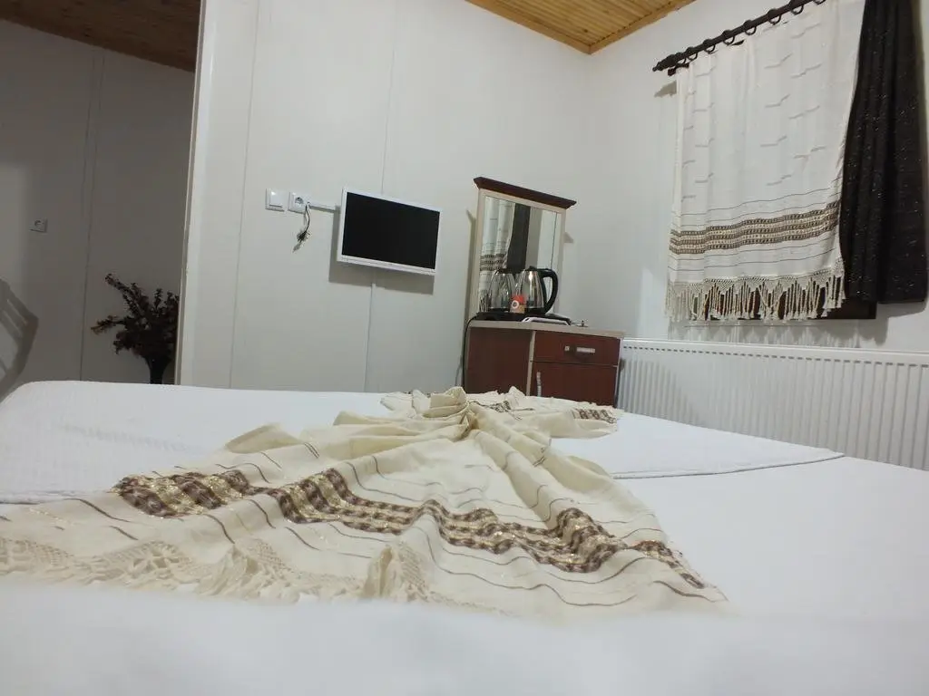 Дадай: Emirbey Atli Turizm ve Dogal Yasam Koyu