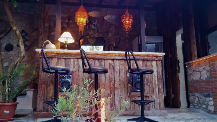 Кушадасы: Garden Palace Pansiyon Café & Bar