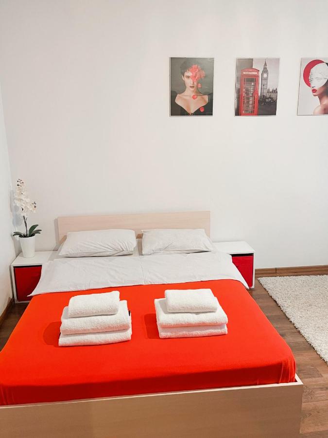 Калининград: Apartment on Dobrolyubova 28