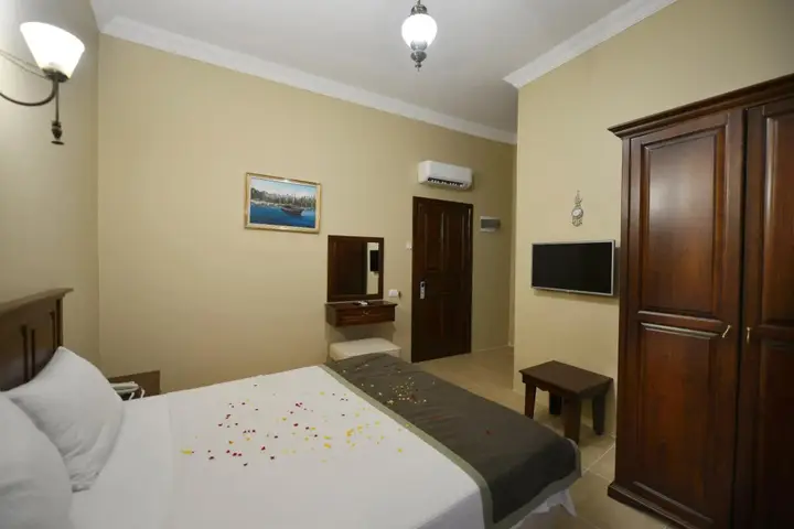 Анталья: Hadrian Gate Hotel