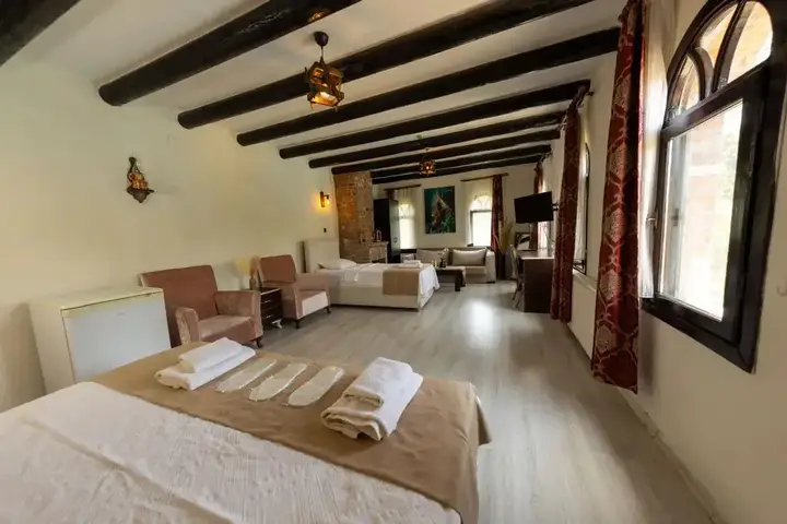 Эдремит: Antik Manastir Butik Otel