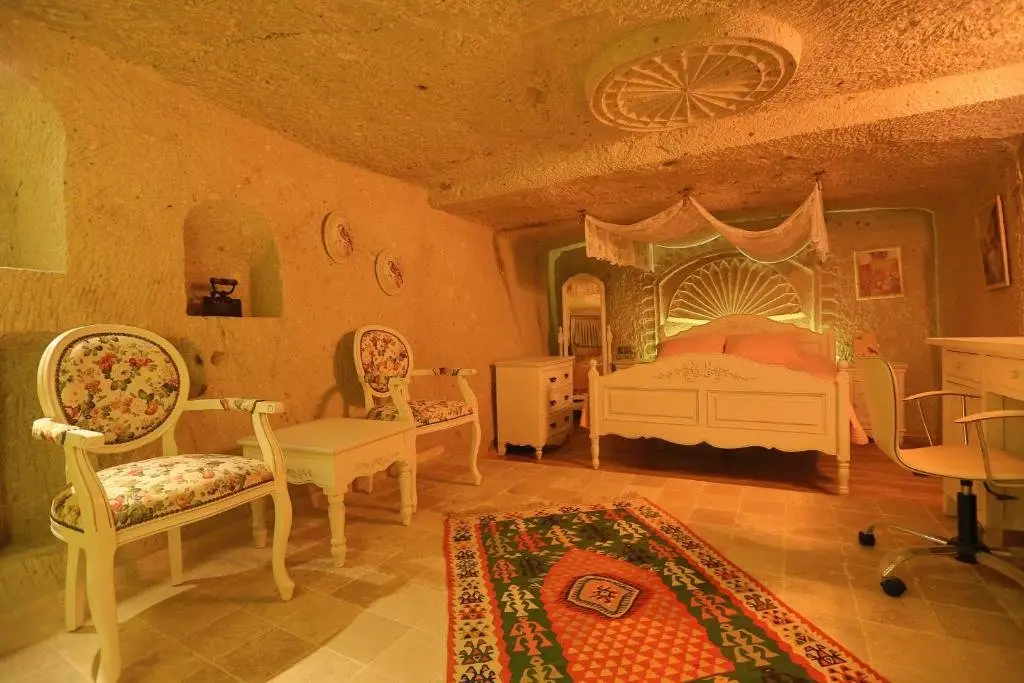 Ургуп: Iris Cave Cappadocia