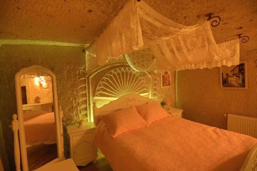 Ургуп: Iris Cave Cappadocia