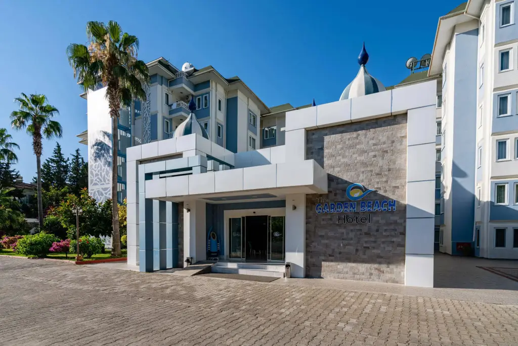 The Garden Beach Hotel — фото 1