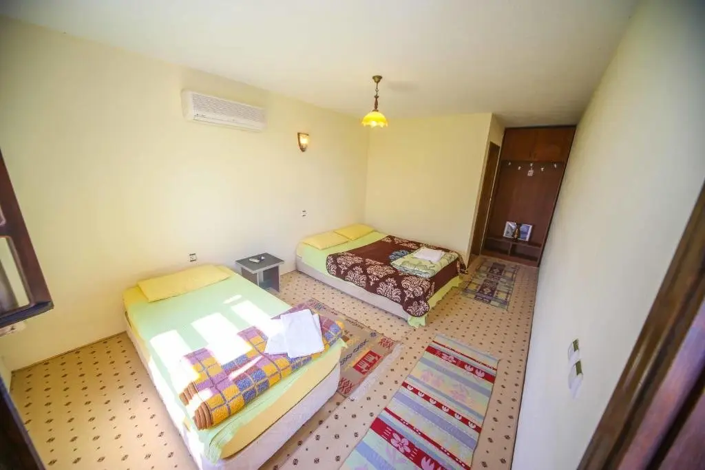 Тевфикие: Troia Pension