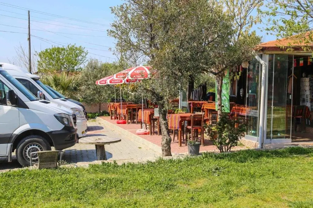 Тевфикие: Troia Pension