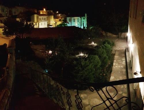Улашли: Grape Village House
