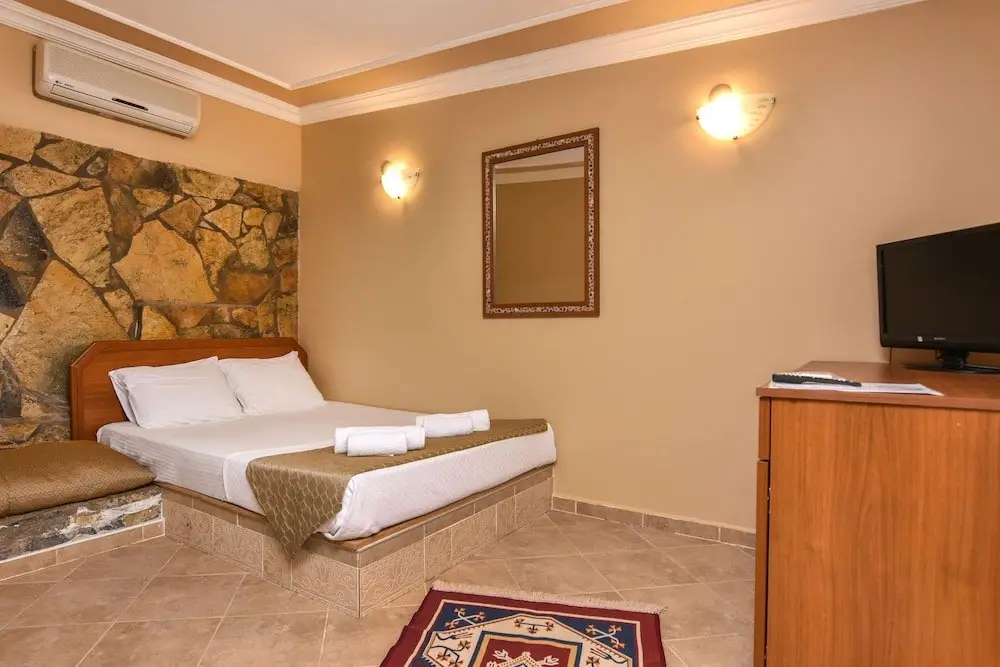 Айвалык: Otel Türk Evi