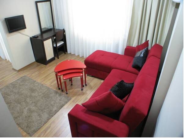 Чайджума: Perla Hotel
