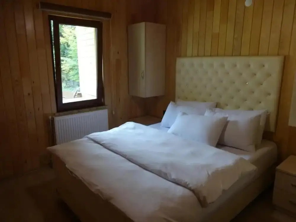 Узунгёль: Scala Otel