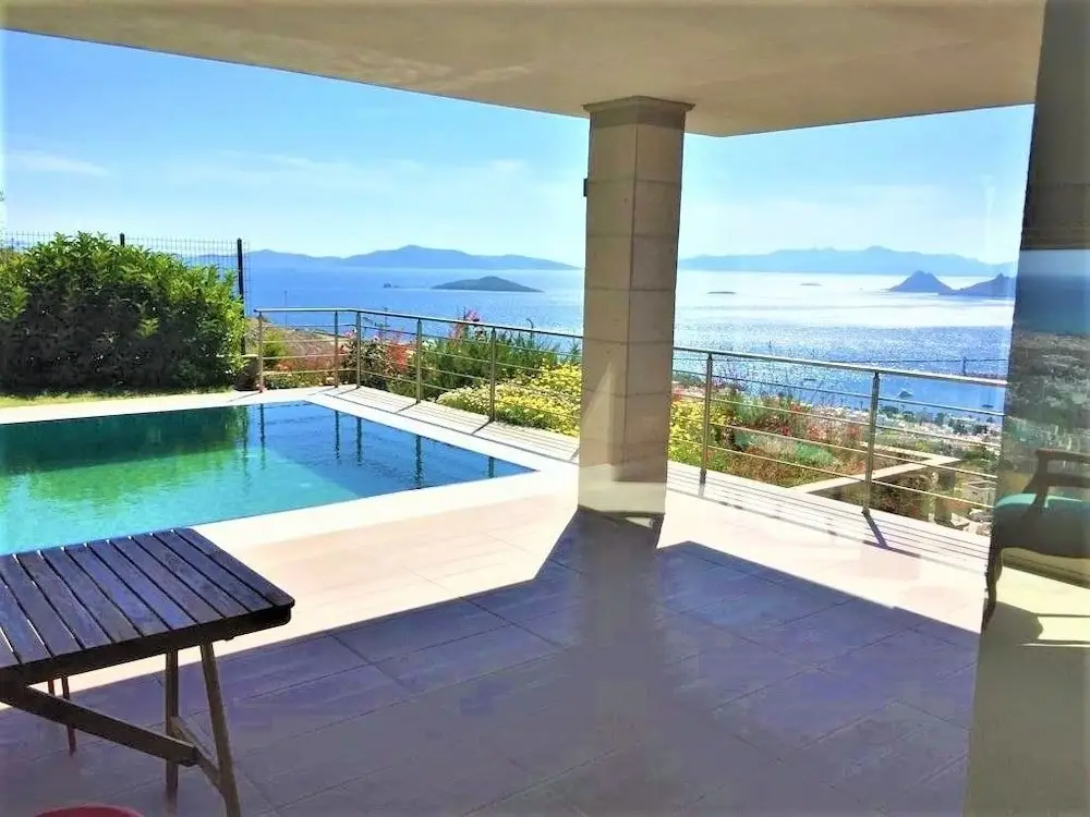 Тургутрейс: Villa Visum