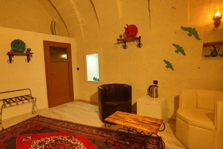 Аванос: Saklı Cave House