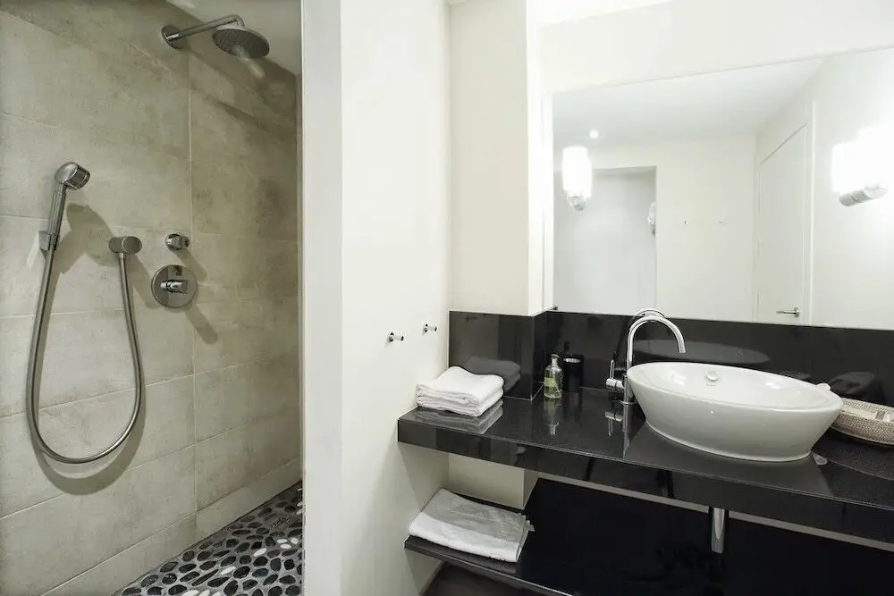 Бурхание: Teomida Hotel