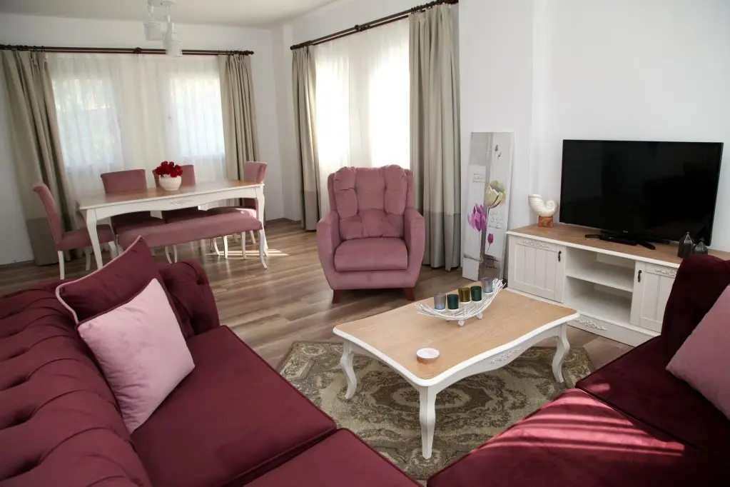 Яликавак: Dibek Homes