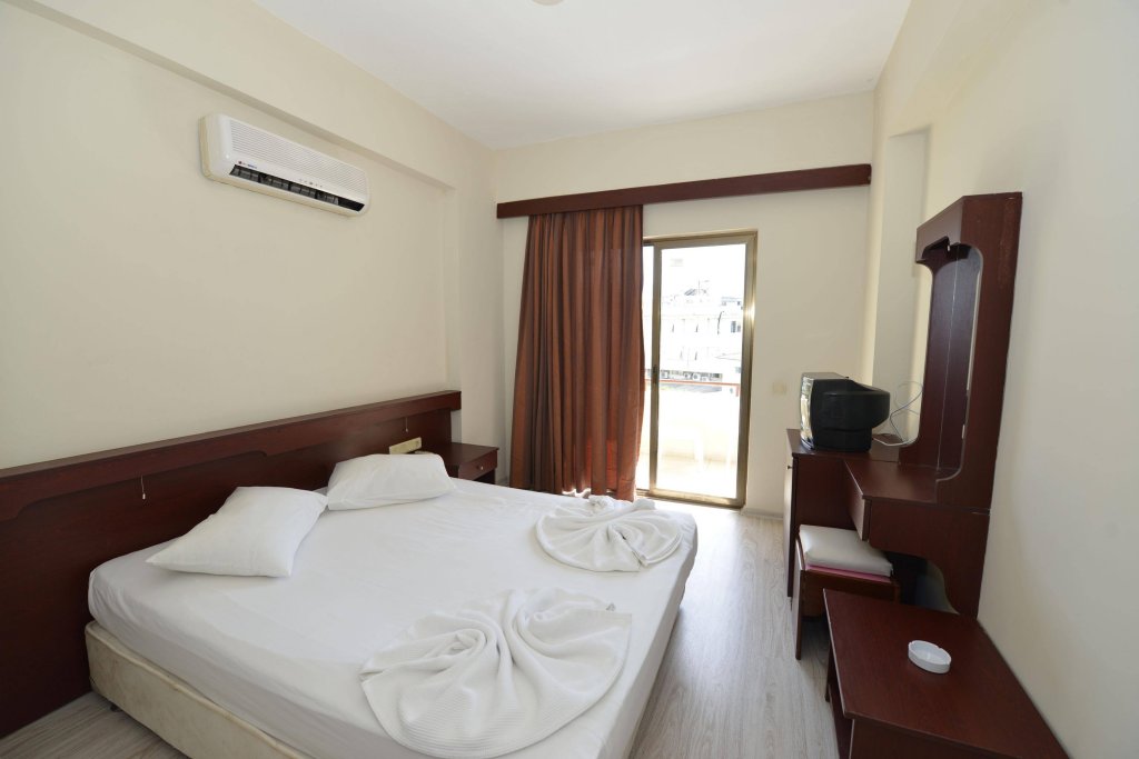 Кемер: Kaftans City Hotel by RRH&R
