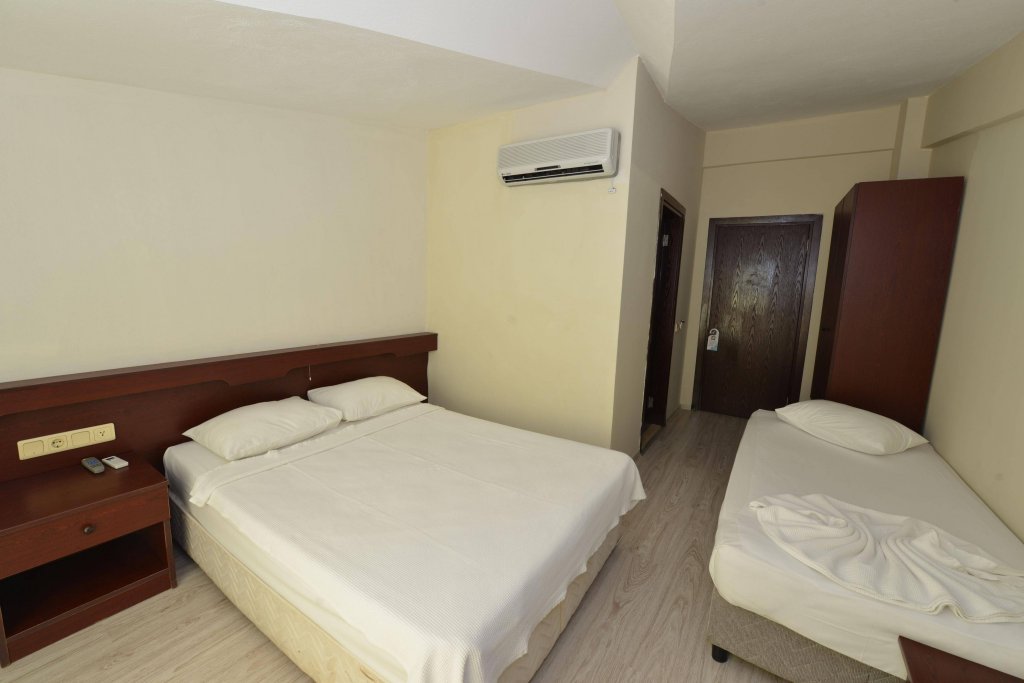 Кемер: Kaftans City Hotel by RRH&R