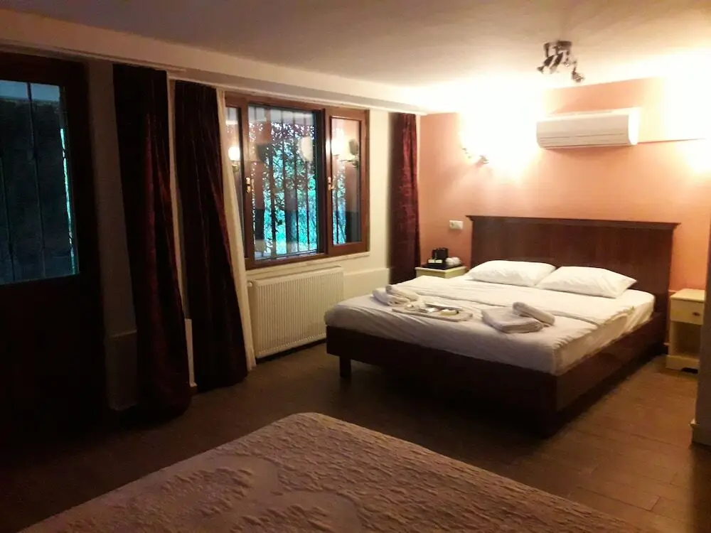 Сайл: Vira Creek House