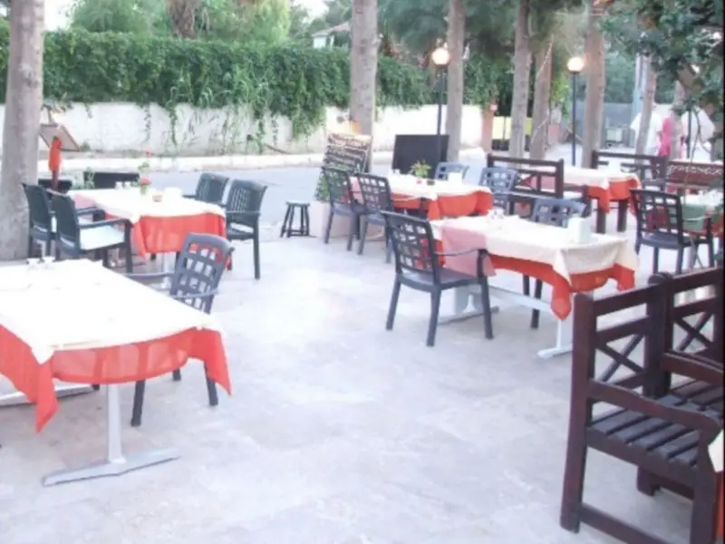 Битез: Safir Hotel