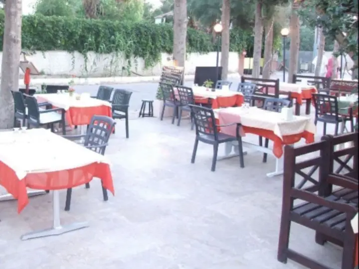 Битез: Safir Hotel