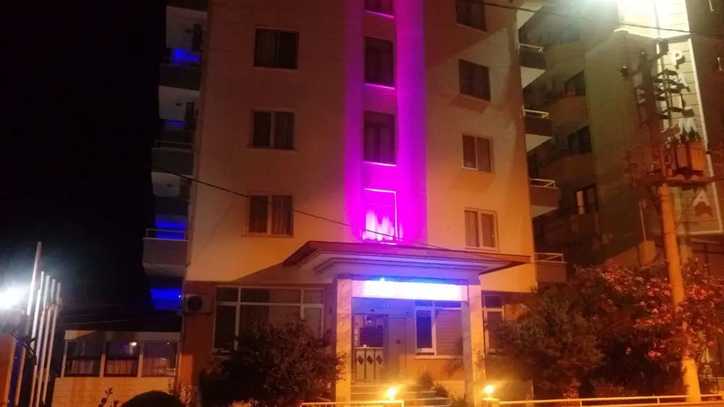 Айвалык: Nil Hotel
