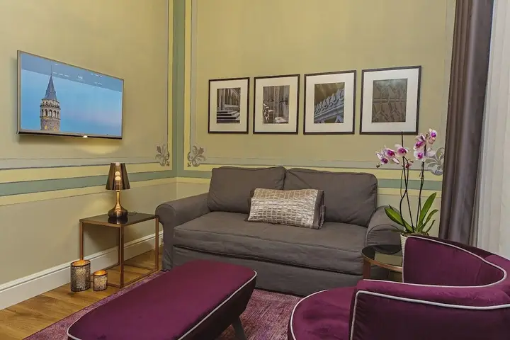 Стамбул: Sophisticatedly Decorated 2 Bedroom Apartment in Galata