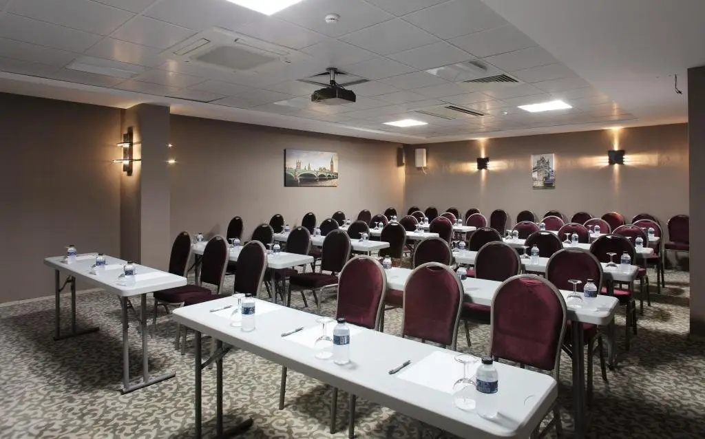Унье: Atik Hotel