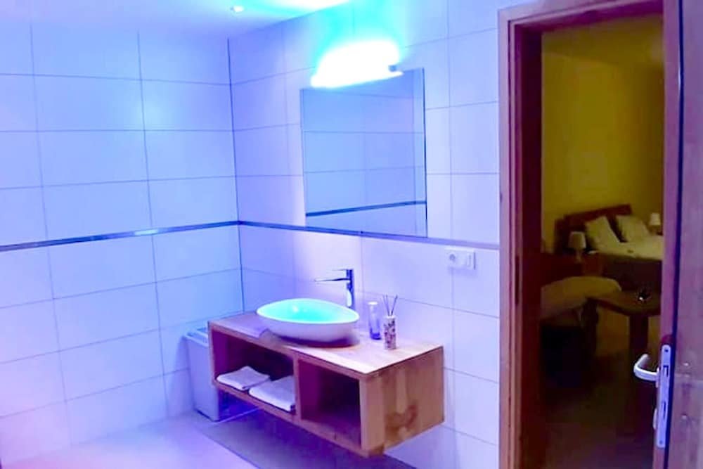 Датча: Villa with 5 Bedrooms in Datça, with Wonderful Sea View, Private Pool, Enclosed Garden - 2 Km From the Beach