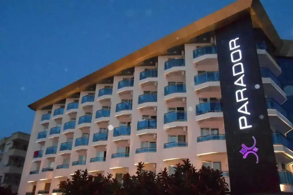 Parador Beach Hotel — фото 1