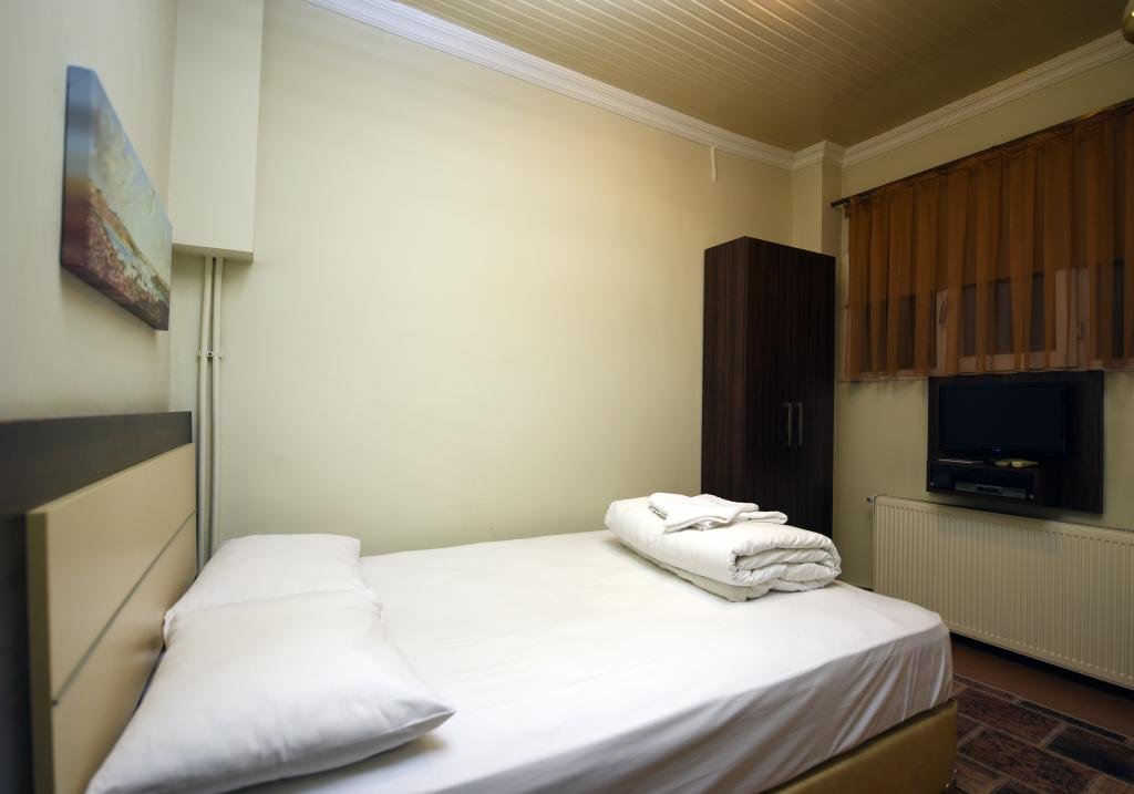 Эдремит: Zeybek Hotel