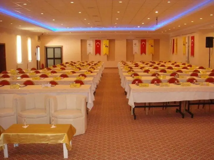 Аванос: Altinyazi Otel